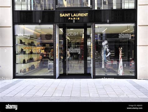 Shops with SAINT LAURENT in Vienna title.